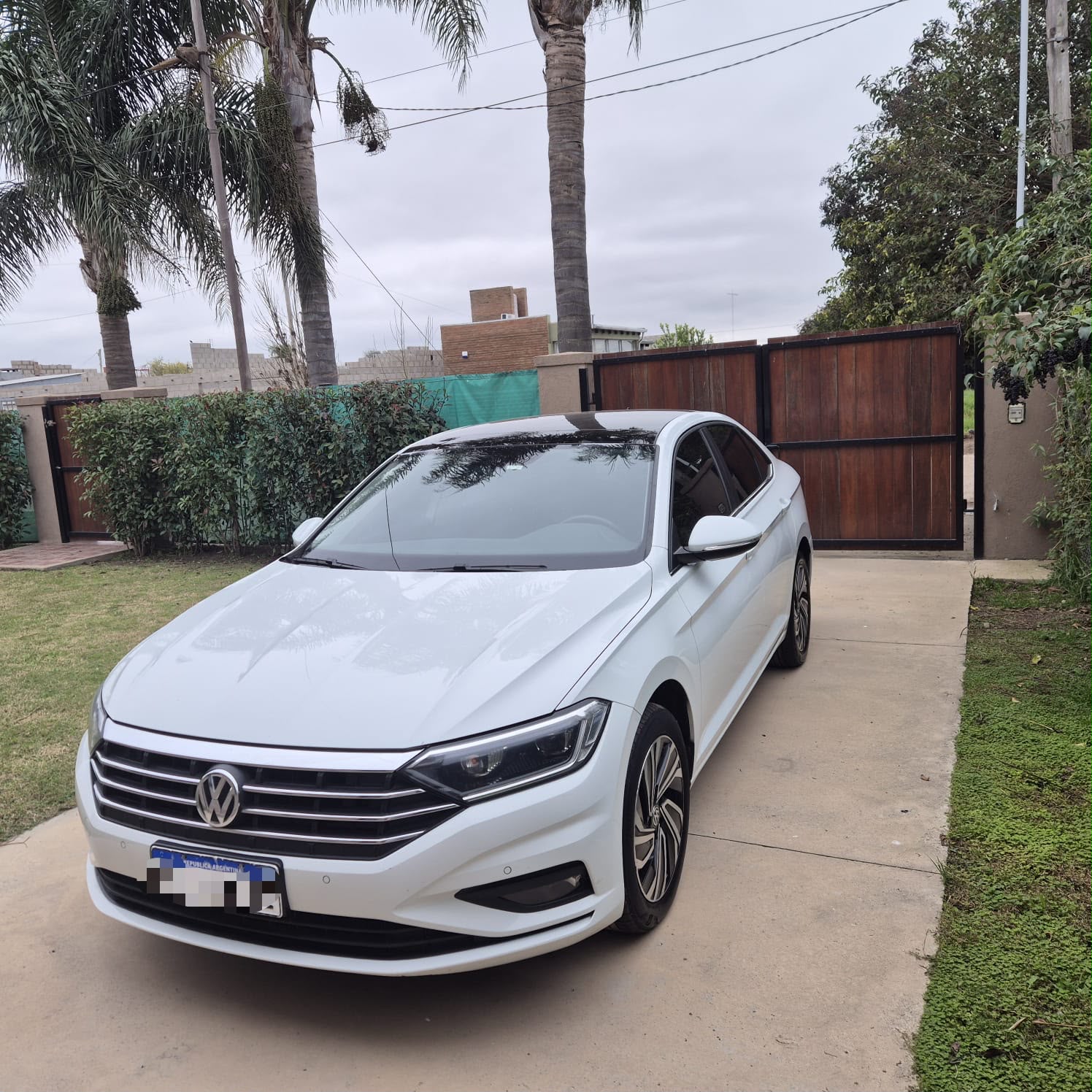 VOLKSWAGEN - VENTO  HIGLINE  - AUTOMÁTICA - 2021